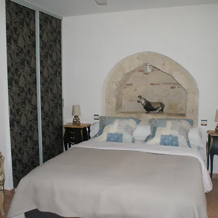 Au Pichet Couette-café 3*